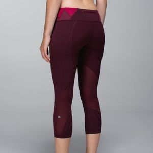 Lululemon Run: Inspire Crop II